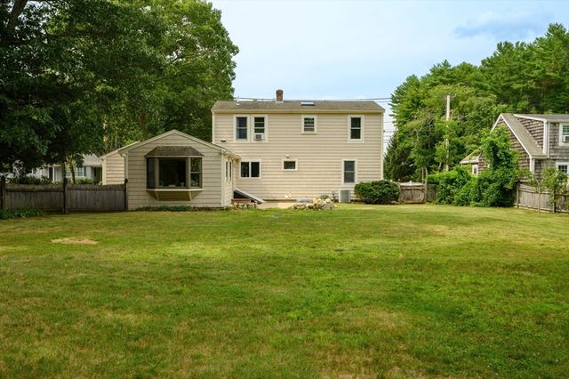 21 Pembroke St, Kingston, MA 02364