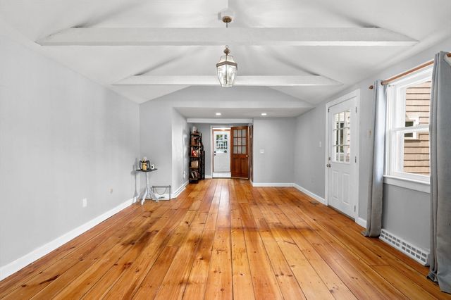 21 Pembroke St, Kingston, MA 02364