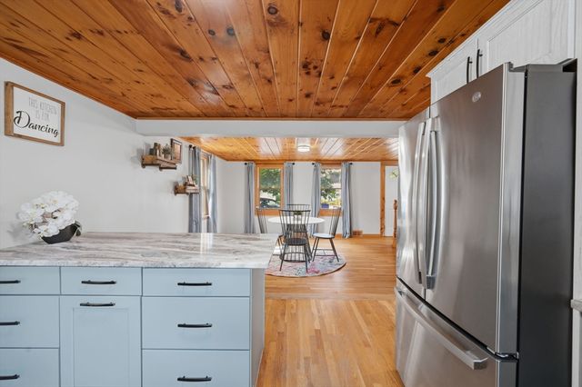 21 Pembroke St, Kingston, MA 02364