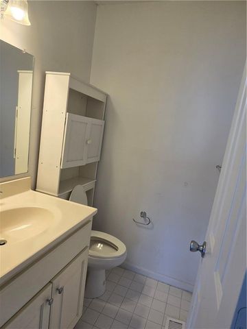 12 Cantamar CT, Hampton, VA 23664