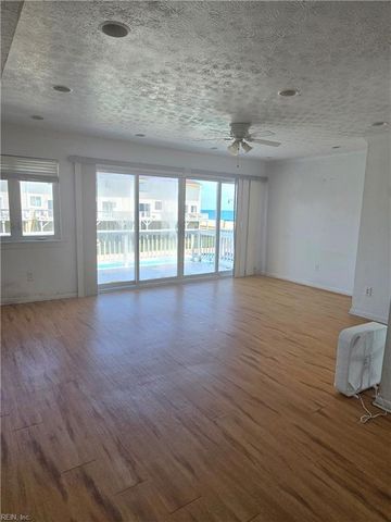 12 Cantamar CT, Hampton, VA 23664