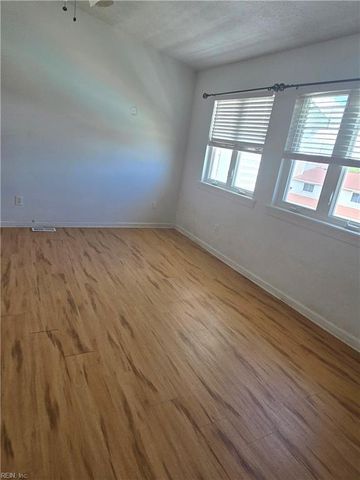 12 Cantamar CT, Hampton, VA 23664