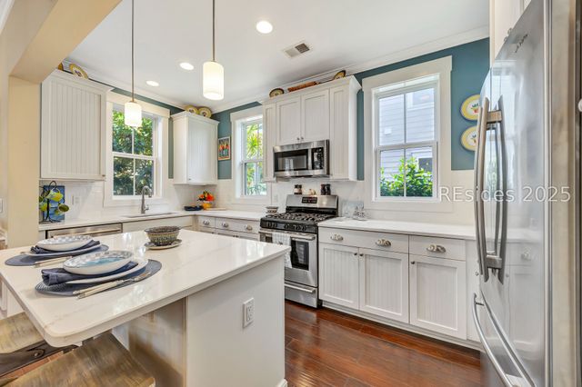 30 Tabby Shell Rd, Bluffton, SC 29910