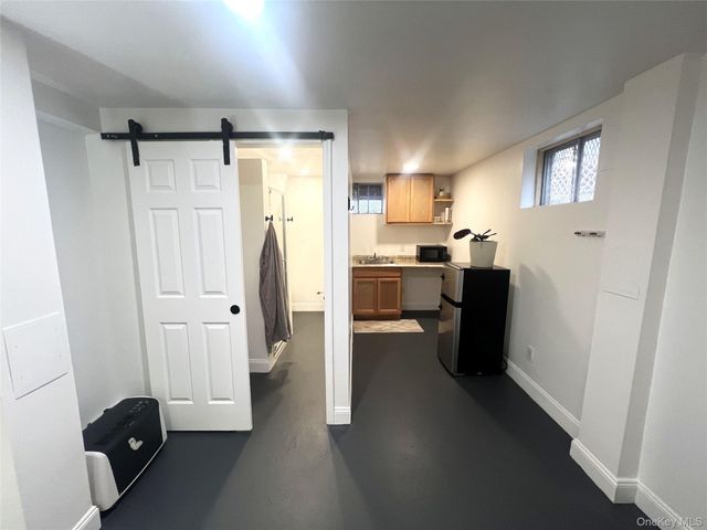 646 S 3rd Avenue, Mount Vernon, NY 10550