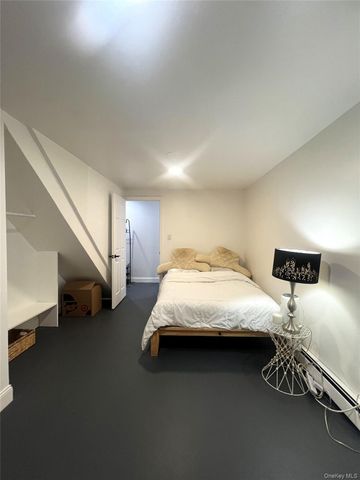 646 S 3rd Avenue, Mount Vernon, NY 10550