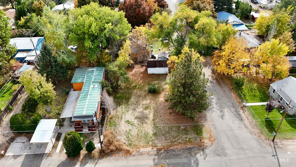 324 N Carmen, Shoshone, ID 83352