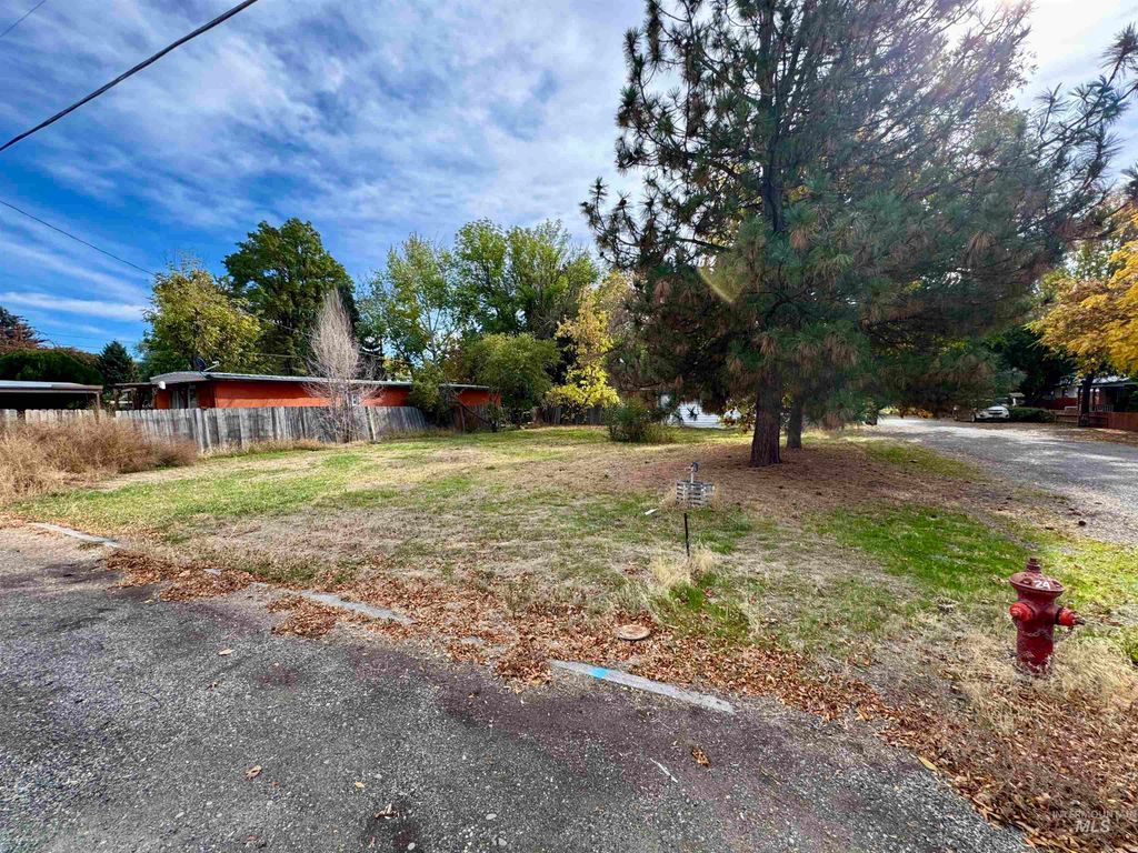 324 N Carmen, Shoshone, ID 83352 photo 4
