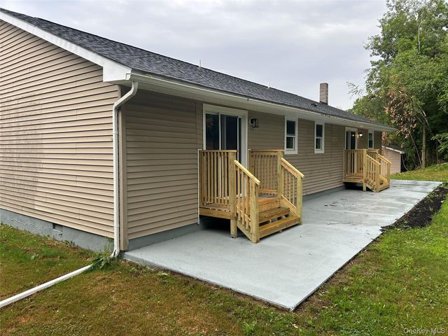 10 Diviesti Drive, Marlboro, NY 12542