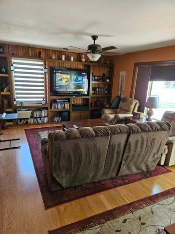 2455 S Bennett Ave, Wichita, KS 67217