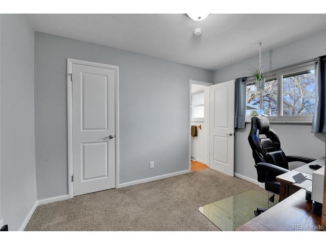 398 S Queen Cir, Lakewood, CO 80226