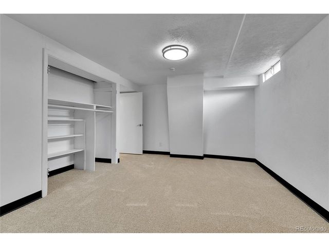 398 S Queen Cir, Lakewood, CO 80226