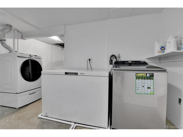 398 S Queen Cir, Lakewood, CO 80226