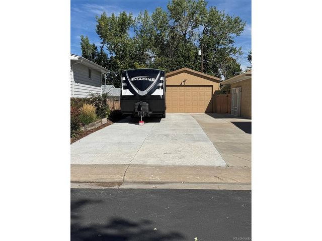 398 S Queen Cir, Lakewood, CO 80226