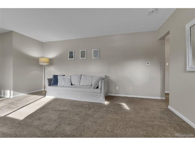 398 S Queen Cir, Lakewood, CO 80226