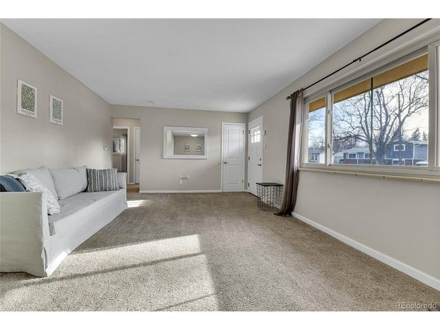 398 S Queen Cir, Lakewood, CO 80226