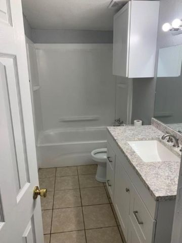 1013 Hackberry ST B, San Marcos, TX 78666