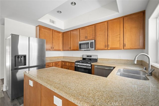 5521 Kester Avenue 23, Sherman Oaks, CA 91411