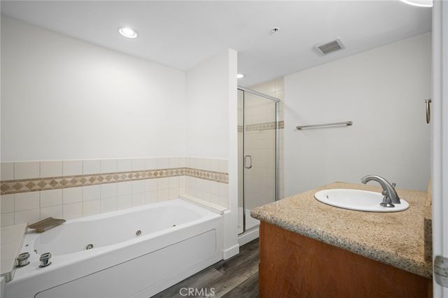 5521 Kester Avenue 23, Sherman Oaks, CA 91411