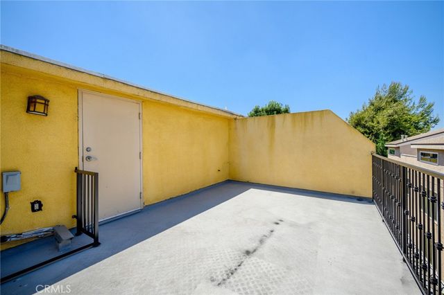 5521 Kester Avenue 23, Sherman Oaks, CA 91411