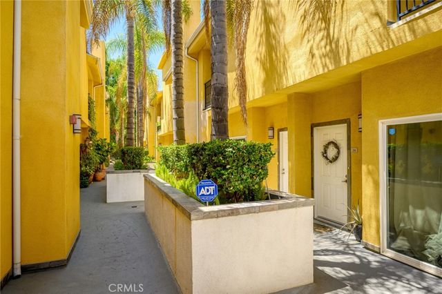 5521 Kester Avenue 23, Sherman Oaks, CA 91411