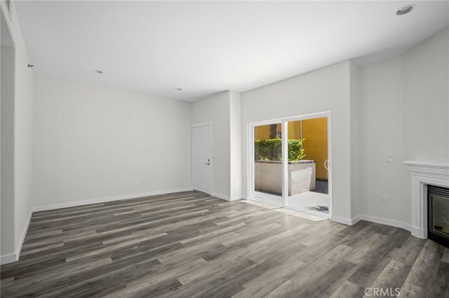 5521 Kester Avenue 23, Sherman Oaks, CA 91411