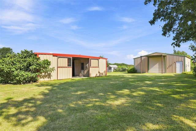1549 County Road 2130, Telephone, TX 75488