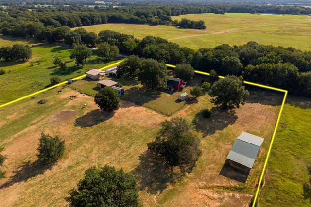 1549 County Road 2130, Telephone, TX 75488