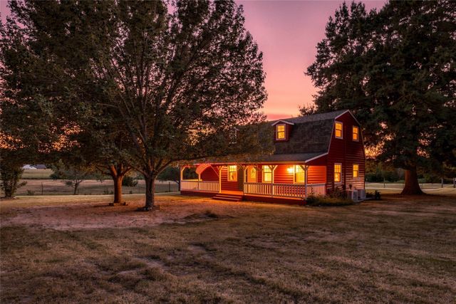1549 County Road 2130, Telephone, TX 75488
