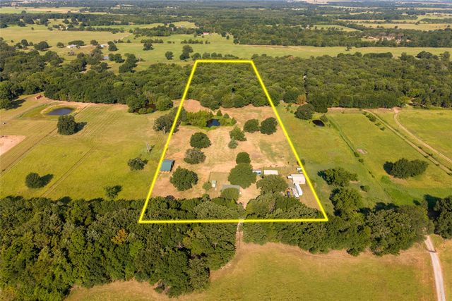 1549 County Road 2130, Telephone, TX 75488