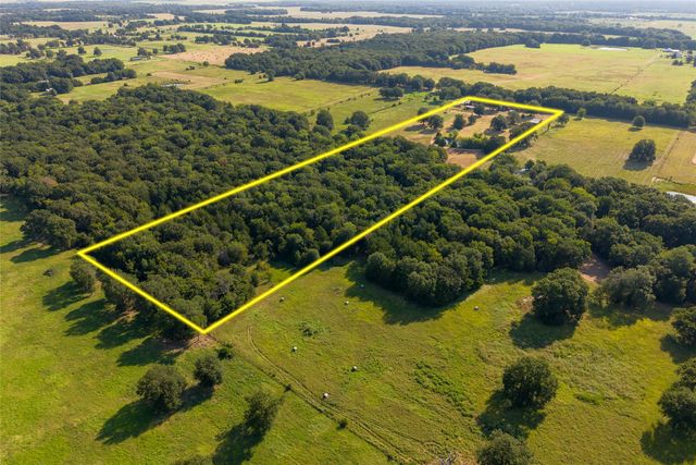 1549 County Road 2130, Telephone, TX 75488