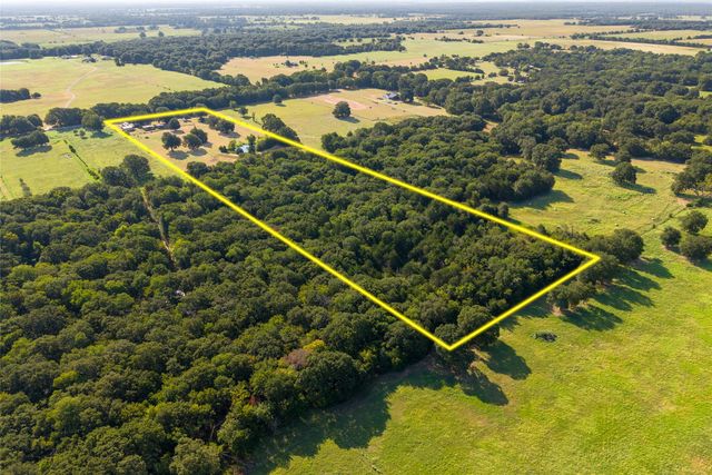 1549 County Road 2130, Telephone, TX 75488