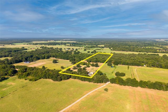 1549 County Road 2130, Telephone, TX 75488