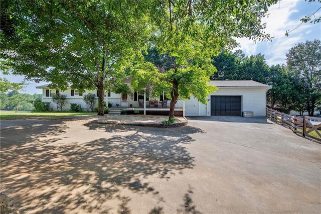 5525 Ashland Farm SW Road, Oxford, GA 30054