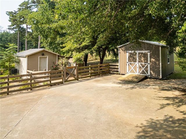 5525 Ashland Farm SW Road, Oxford, GA 30054