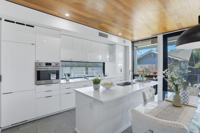 2260 Clarke Avenue, East Palo Alto, CA 94303