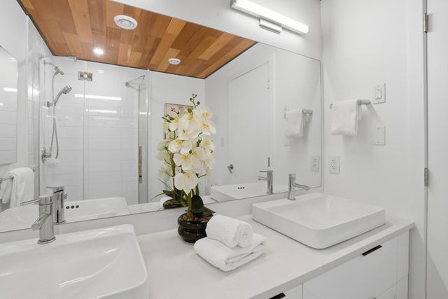 2260 Clarke Avenue, East Palo Alto, CA 94303