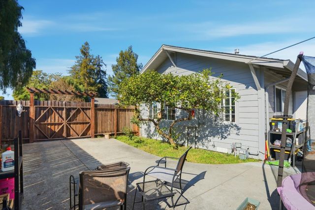 2260 Clarke Avenue, East Palo Alto, CA 94303