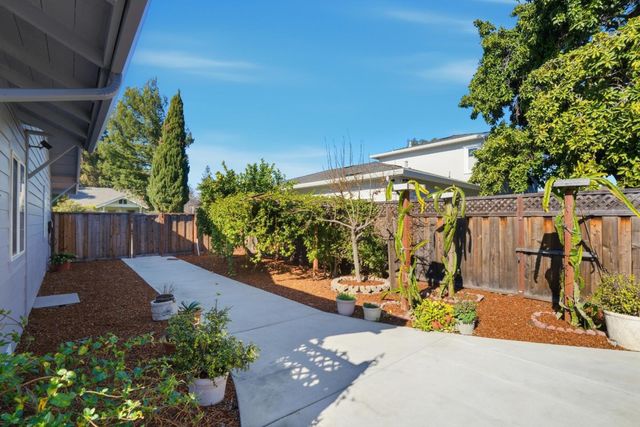 2260 Clarke Avenue, East Palo Alto, CA 94303