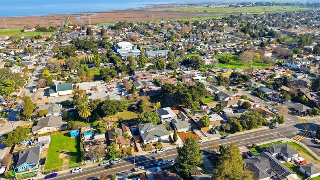 2260 Clarke Avenue, East Palo Alto, CA 94303