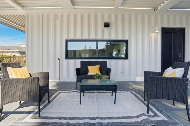 2260 Clarke Avenue, East Palo Alto, CA 94303