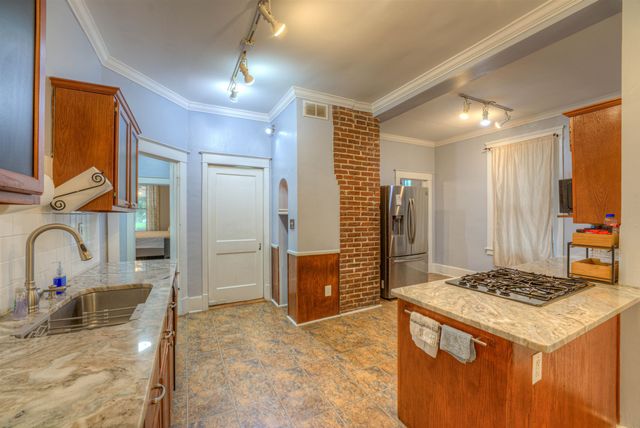 30 S BARKSDALE ST, Memphis, TN 38104