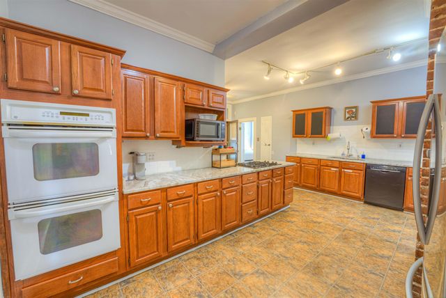 30 S BARKSDALE ST, Memphis, TN 38104