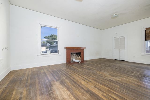 120 S G Street, Tulare, CA 93274