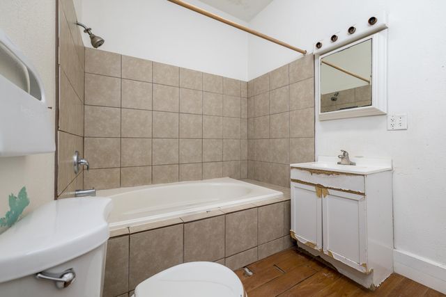 120 S G Street, Tulare, CA 93274