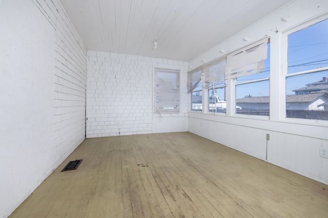 120 S G Street, Tulare, CA 93274