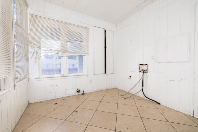 120 S G Street, Tulare, CA 93274