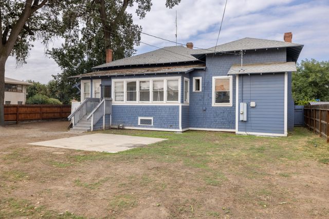 120 S G Street, Tulare, CA 93274