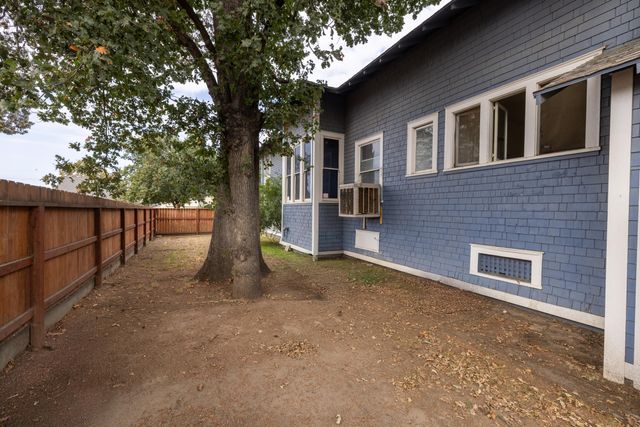 120 S G Street, Tulare, CA 93274