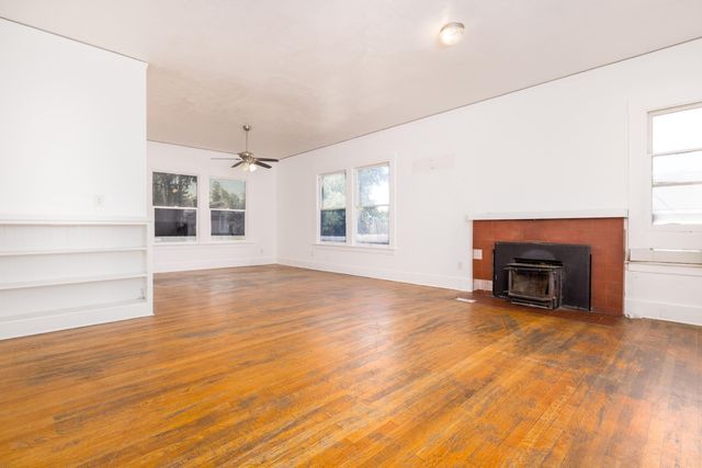 120 S G Street, Tulare, CA 93274