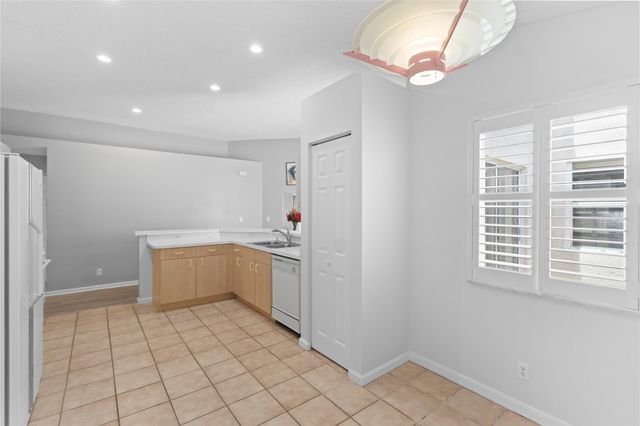 674 NW 183rd Way, Pembroke Pines, FL 33029